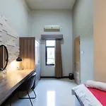 Reddoorz Plus Near Mall Slipi Jaya