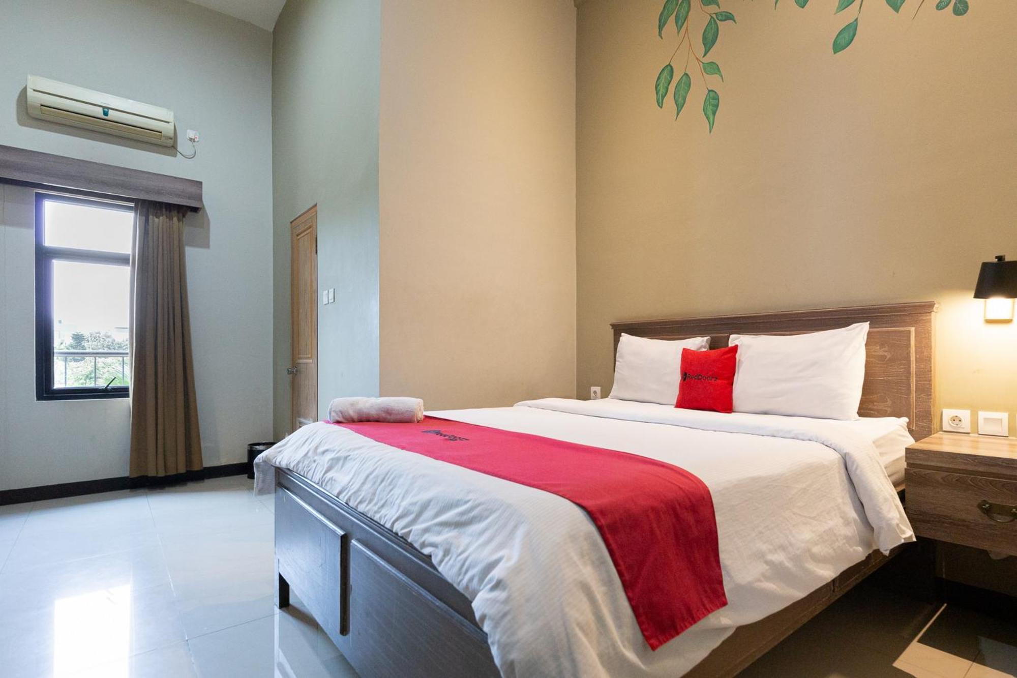 Rumah tetamu Reddoorz Near Mall Slipi Jaya