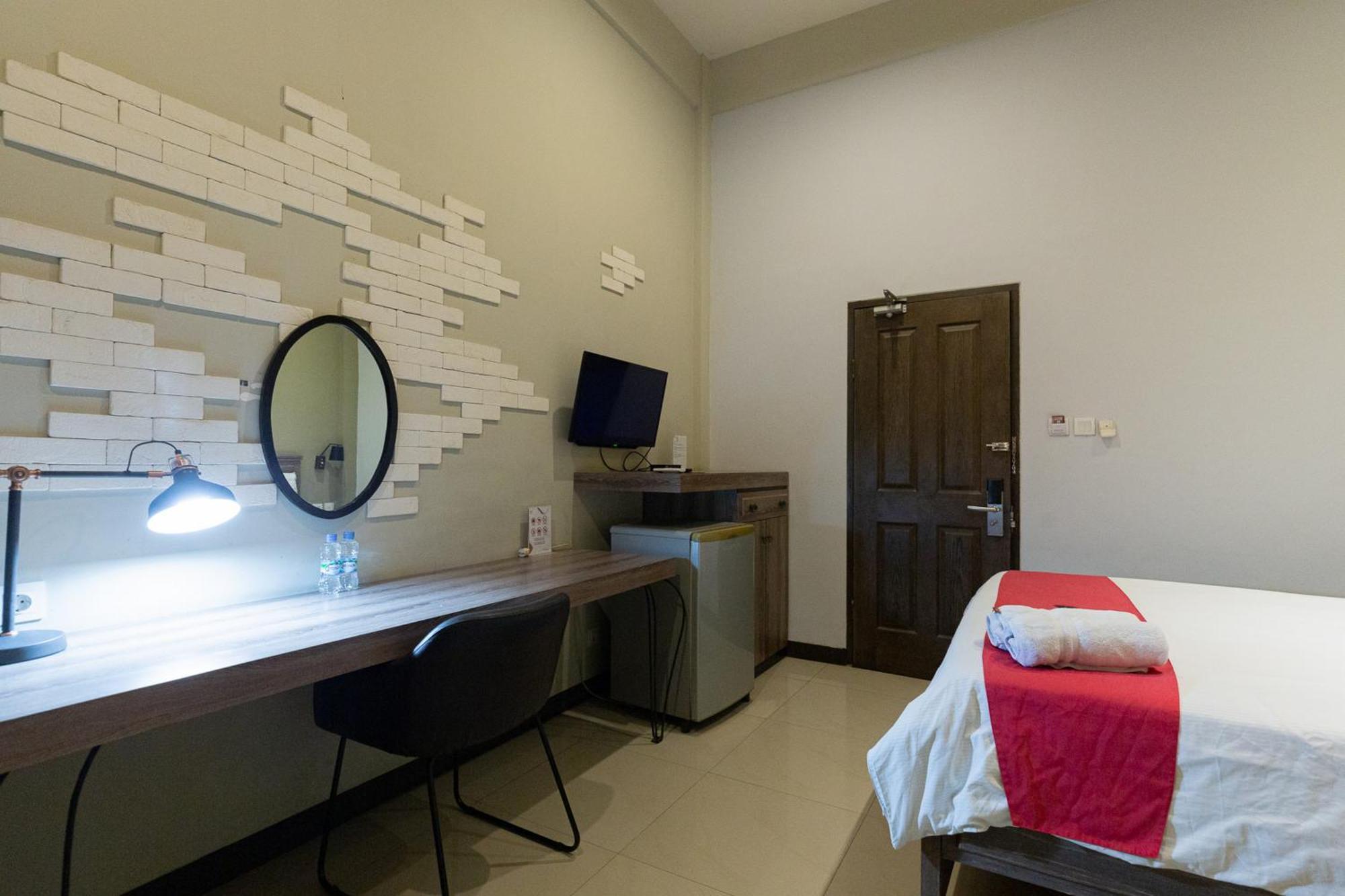 Reddoorz Near Mall Slipi Jaya Rumah tetamu 3*