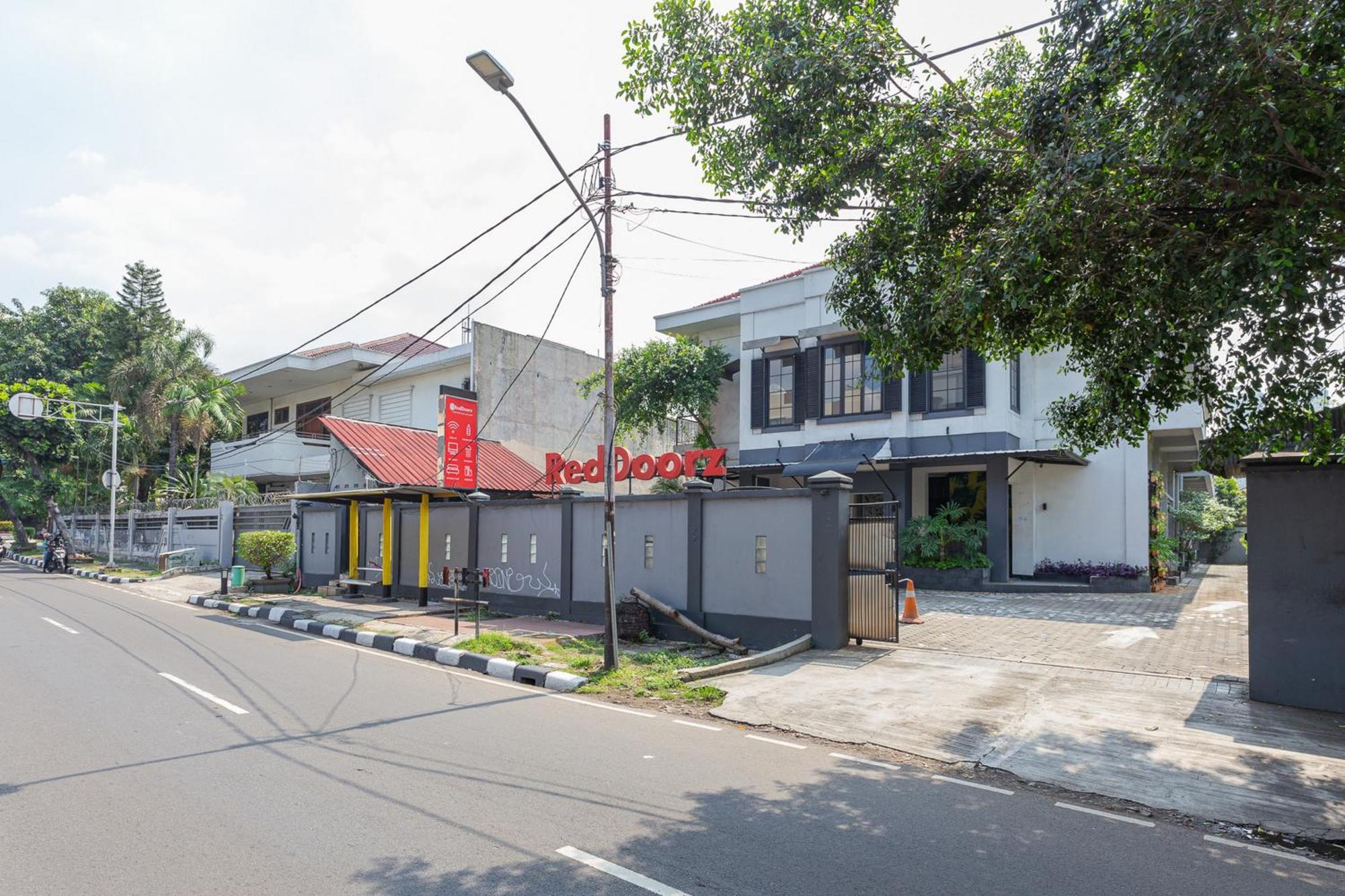 Reddoorz Near Mall Slipi Jaya Jakarta