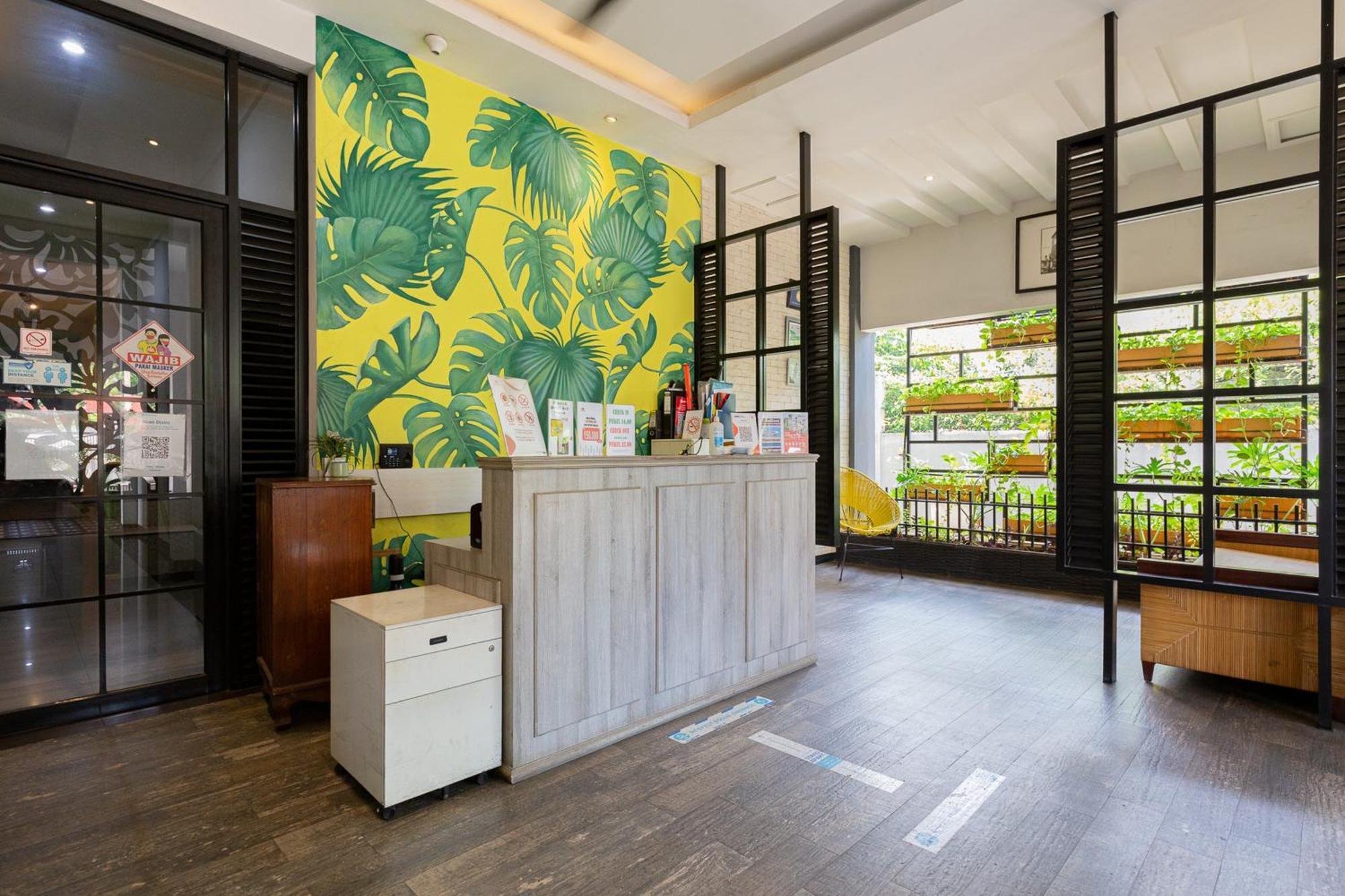 Rumah tetamu Reddoorz Near Mall Slipi Jaya