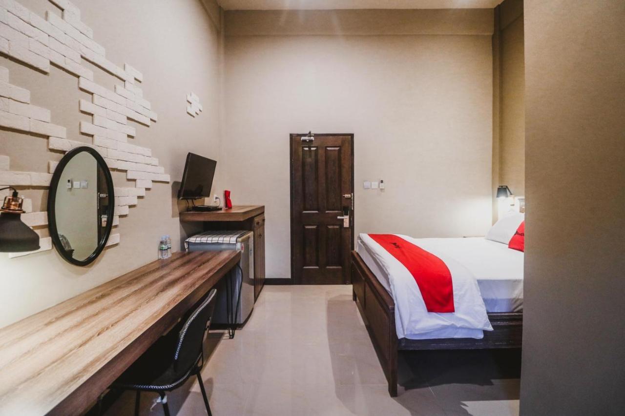 Rumah tetamu Reddoorz Near Mall Slipi Jaya 3*